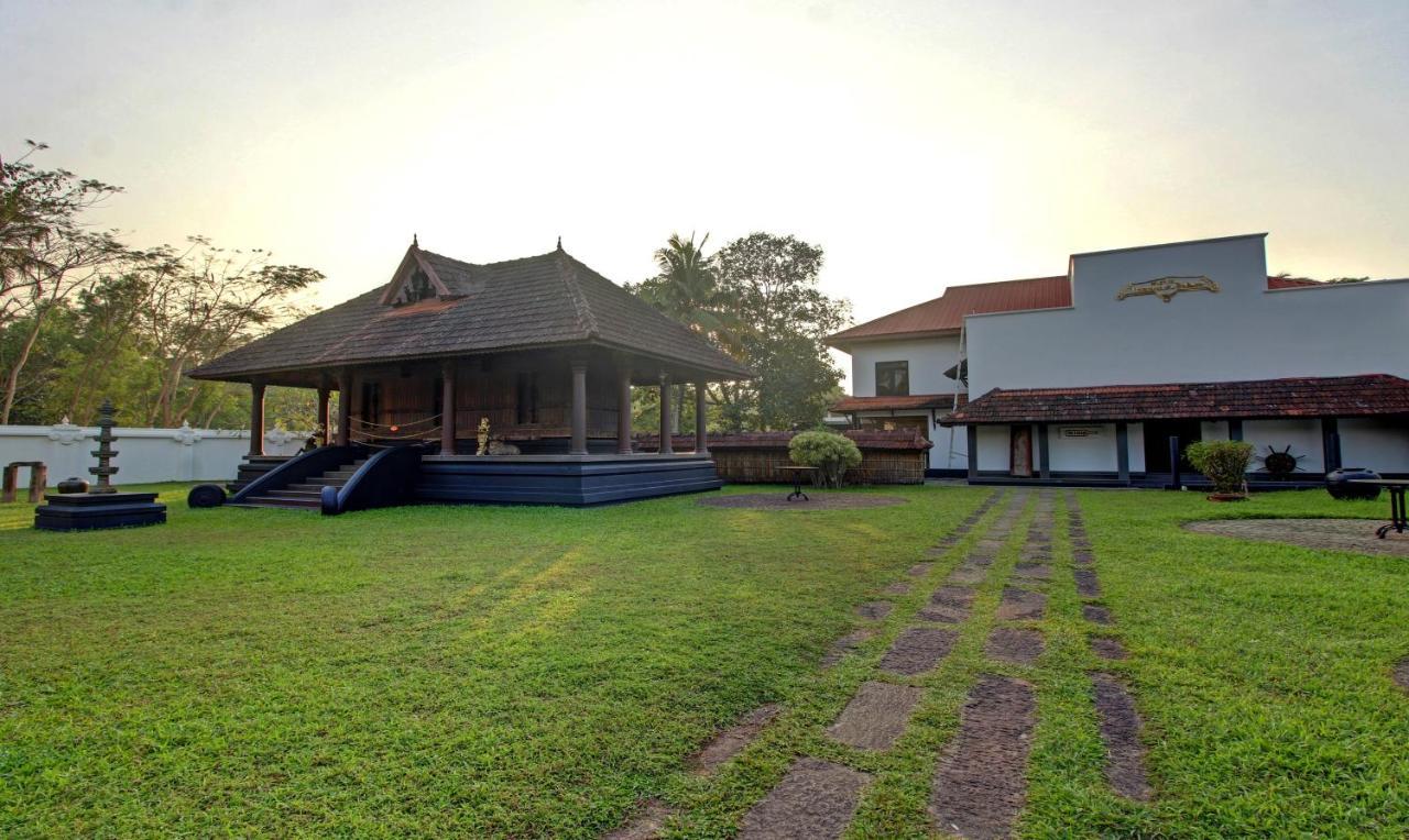 Treebo Premium Travancore Palace Cherthala Alappuzha Exterior foto